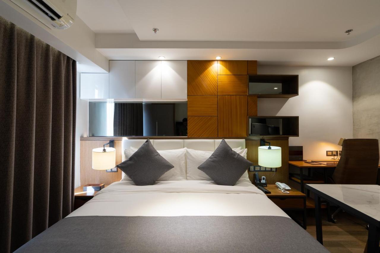 One Euphoria Luxe Hotel Ángeles Extérieur photo