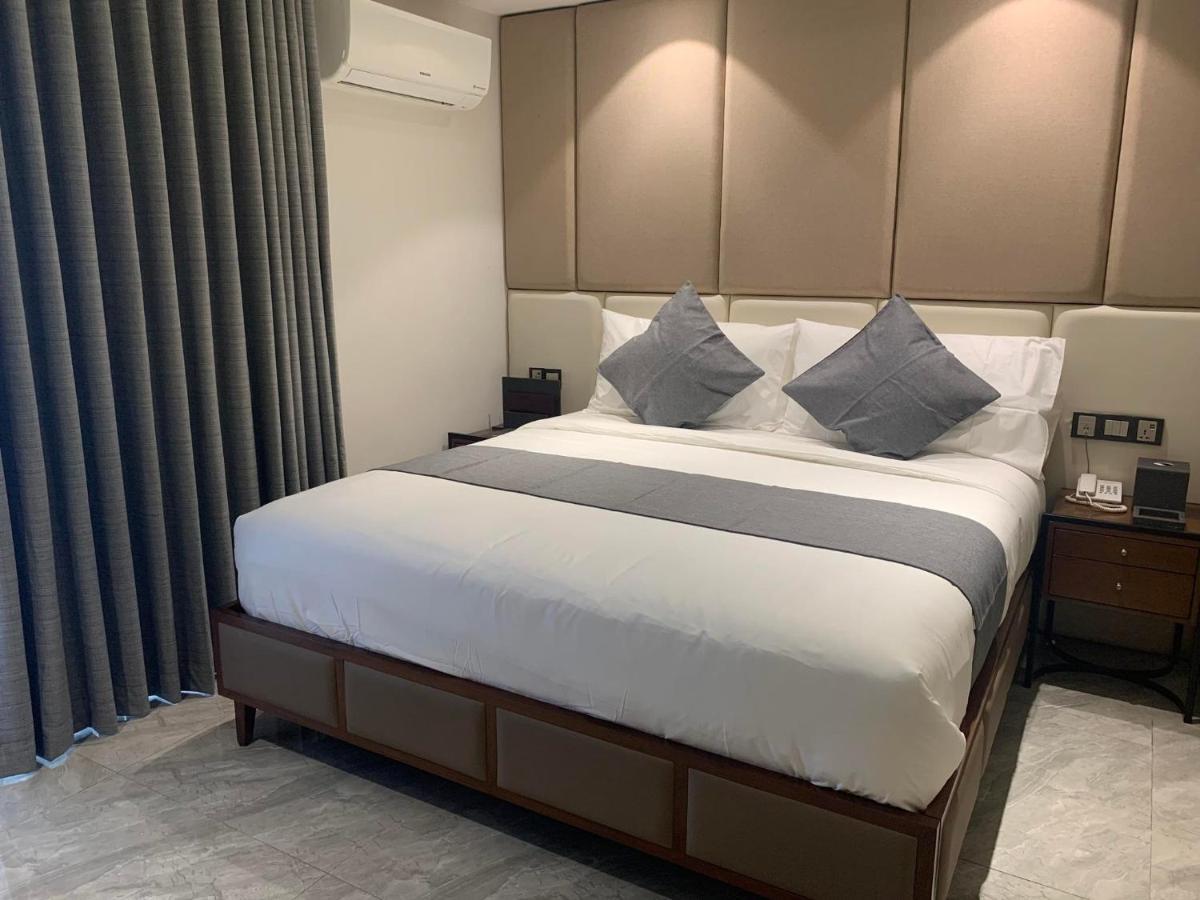 One Euphoria Luxe Hotel Ángeles Extérieur photo
